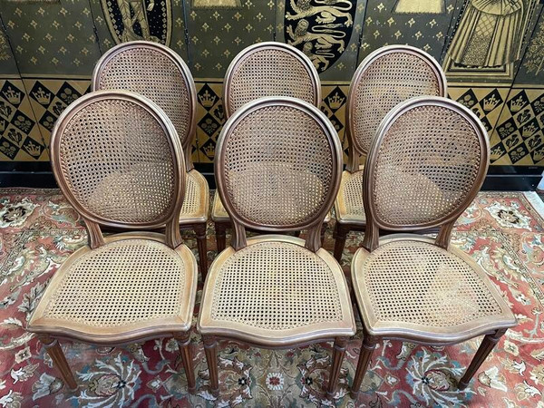 Suite de 6 chaises médaillon de style Louis XVI en cannage