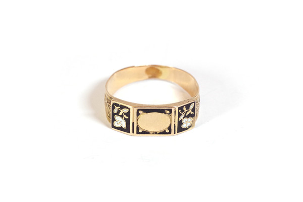 Victorian enamel regional ring in 18k gold, French antique ring, wedding, bridal, signet ring