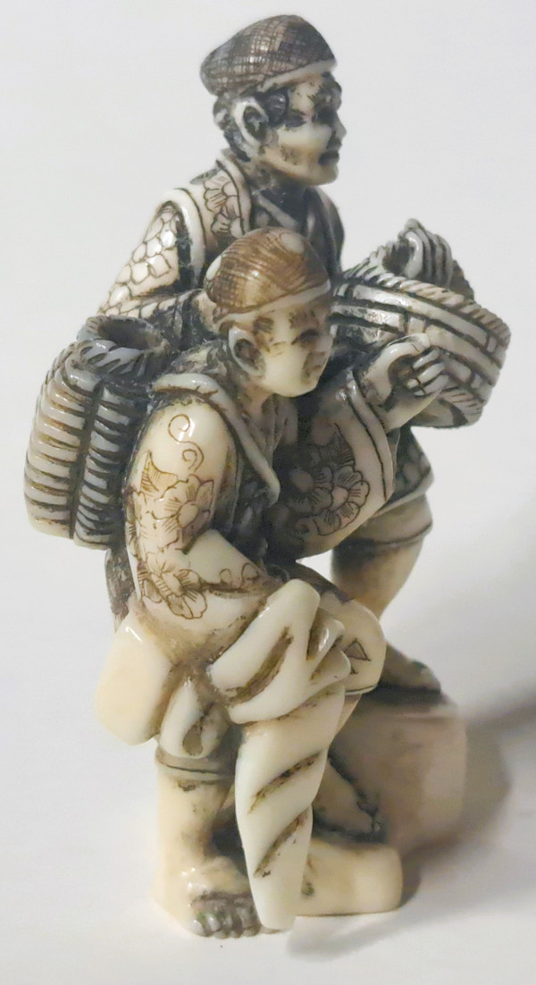 Netsuke, zwei japanische Schriftzeichen der Meiji-Zeit, signiert