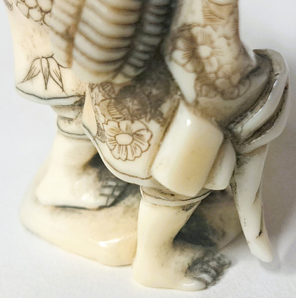 Netsuke, zwei japanische Schriftzeichen der Meiji-Zeit, signiert