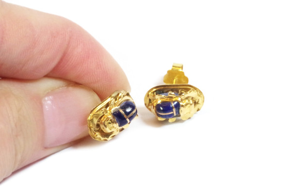 Egyptian scarab ear stud in 18k gold, lapis lazuli earrings, egyptian jewelry, vintage jewelry