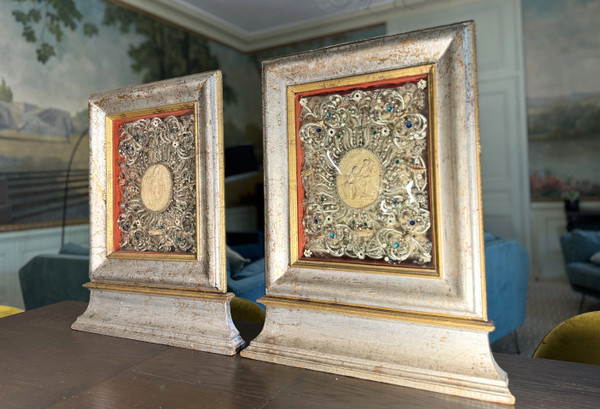 Large Pair of Reliquaries with Fourteen Relics - Early 19th Century