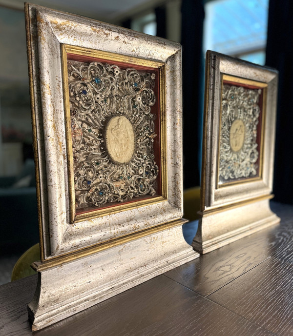 Large Pair of Reliquaries with Fourteen Relics - Early 19th Century