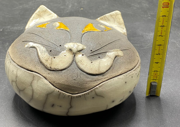 RAKU CAT BOX