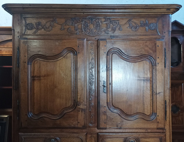 Regency 4-türiges Schrank-Sideboard aus geschnitztem Walnussholz