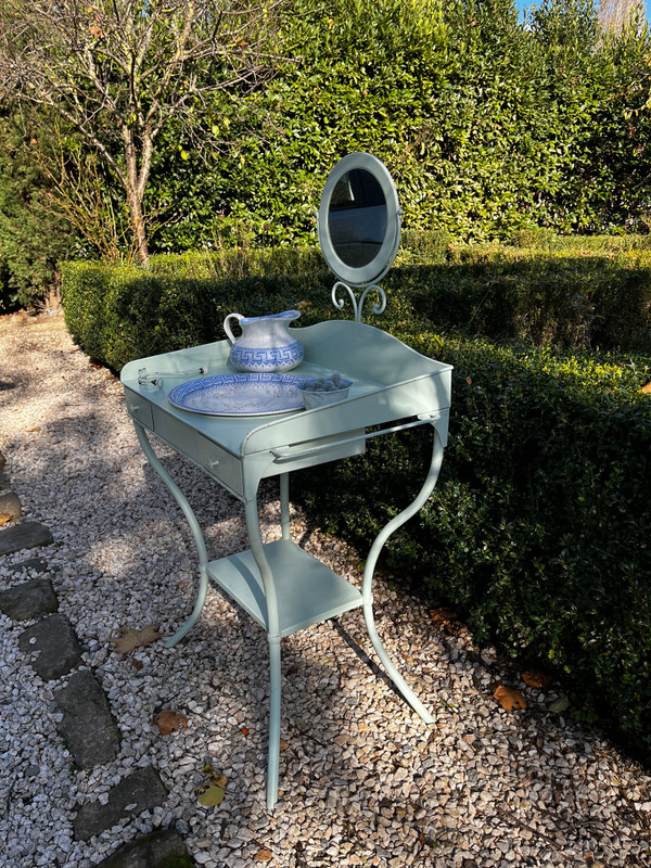 Art Nouveau dressing table in painted sheet metal with its accessories