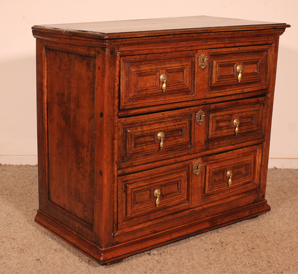 Small 17th Century Oak Chest Of Drawers William And Mary Period