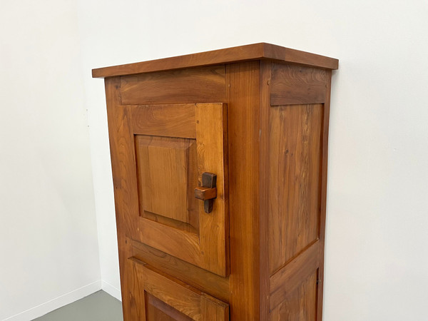 Petite armoire bonnetière brutaliste des années 50