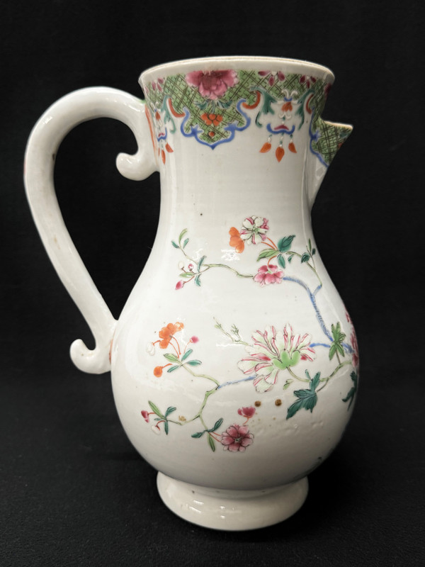 Verseuse en Porcelaine de Chine Compagnie Indes Famille rose période Qianlong  