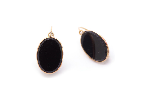 Schwarze Glasohrringe aus 18 Karat Gold, alte Schläfer, schwarz, Onyximitat, alter Schmuck