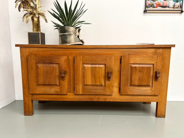 Brutalistisches Sideboard aus den 50er Jahren in massiver Ulme