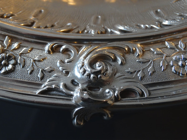 800 mil chiseled silver basket. Weight 509g. Late 19th - Early 20th century