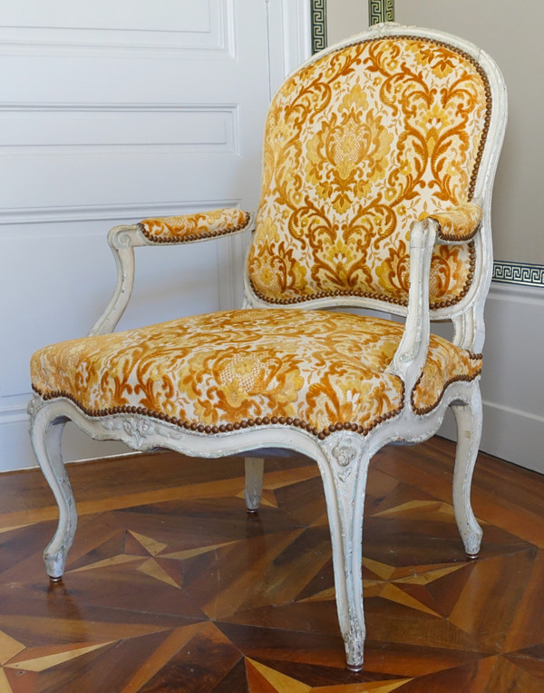 Fauteuil à la Reine d'époque Louis XV, velours frappé