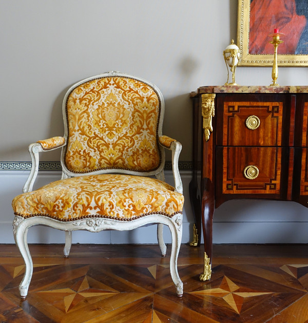 Fauteuil à la Reine d'époque Louis XV, velours frappé