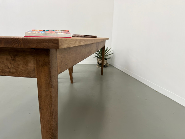 Table de ferme aux pieds fuseaux, hêtre et frêne massif