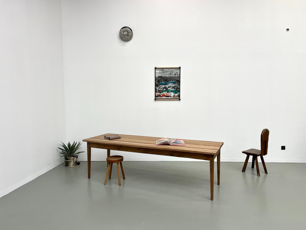 Table de ferme aux pieds fuseaux, hêtre et frêne massif