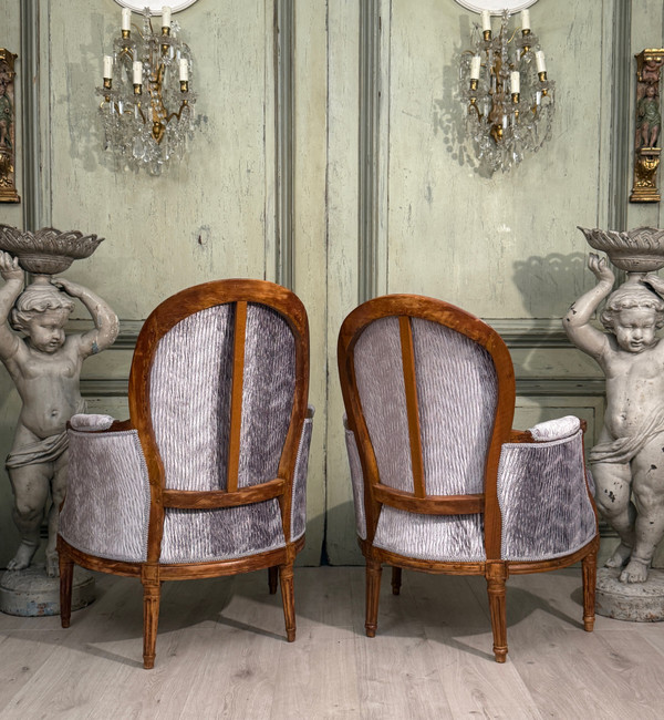 Suite De Deux Bergères d'Epoque Louis XVI Vers 1780