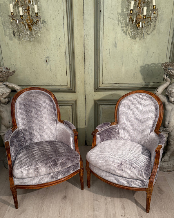 Suite De Deux Bergères d'Epoque Louis XVI Vers 1780