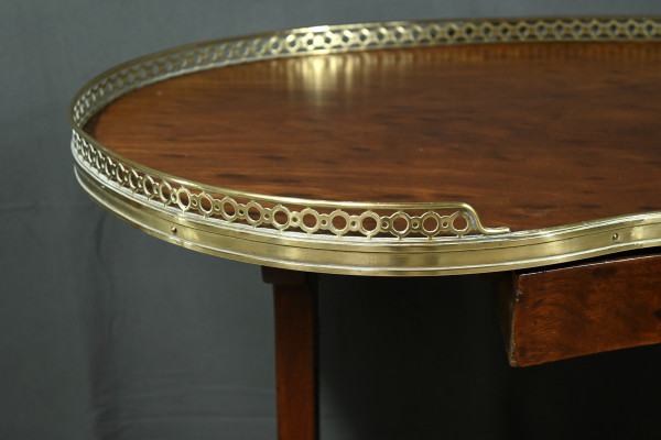 Rognon table in Speckled Mahogany, stamped "L'escalier de Cristal" - Late 19th century