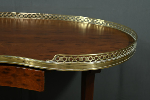 Rognon table in Speckled Mahogany, stamped "L'escalier de Cristal" - Late 19th century