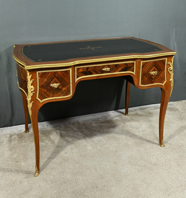 Mahogany and Rosewood Small Middle Desk, Louis XV style, Napoleon III period - Mid-19th century