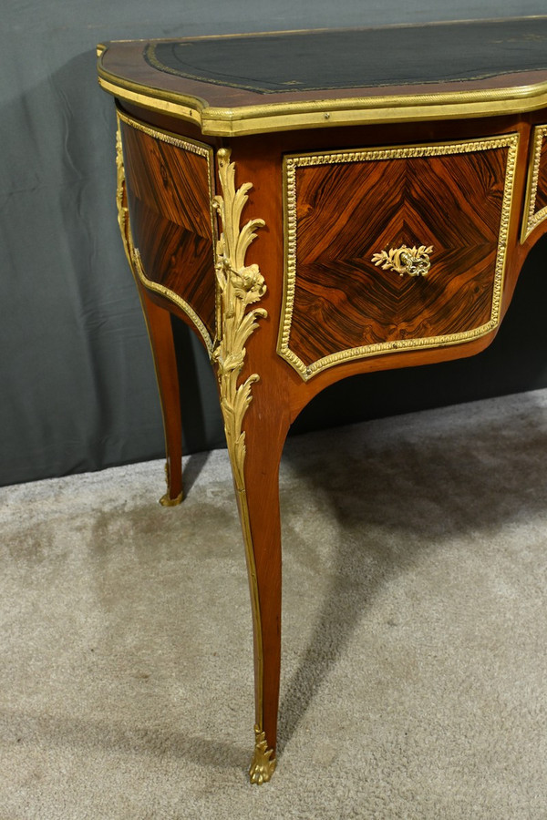 Mahogany and Rosewood Small Middle Desk, Louis XV style, Napoleon III period - Mid-19th century