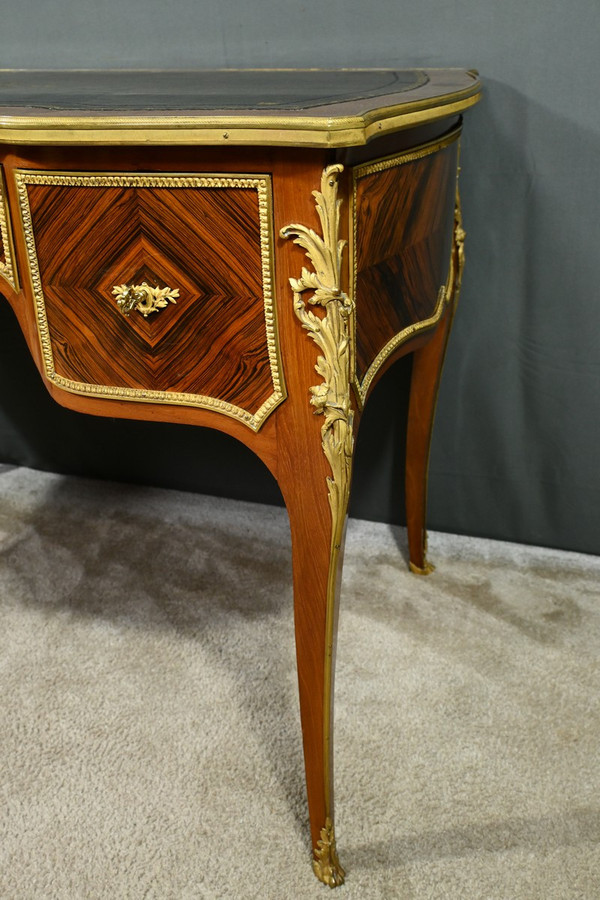 Mahogany and Rosewood Small Middle Desk, Louis XV style, Napoleon III period - Mid-19th century