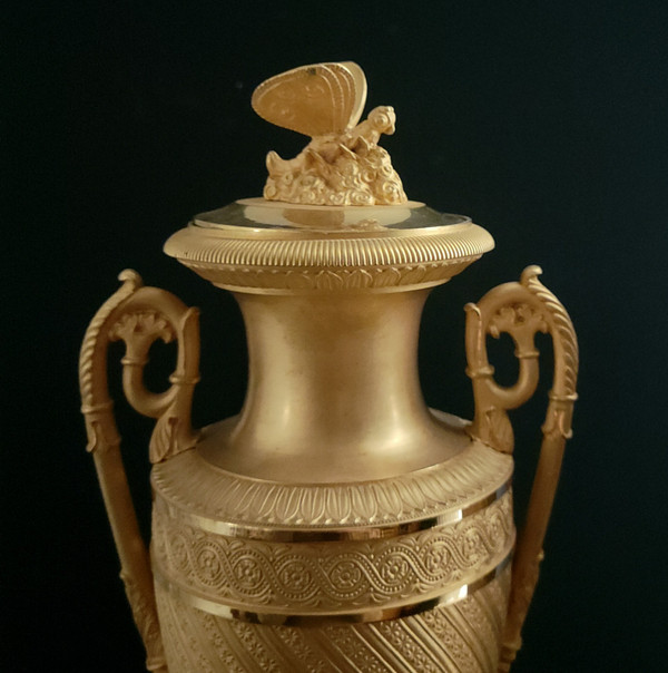 Paire de vases ou cassolettes en bronze doré d'époque empire