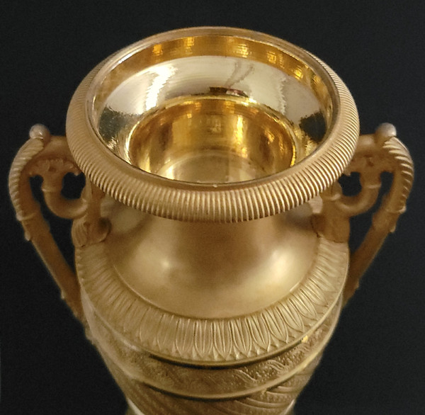 Paire de vases ou cassolettes en bronze doré d'époque empire