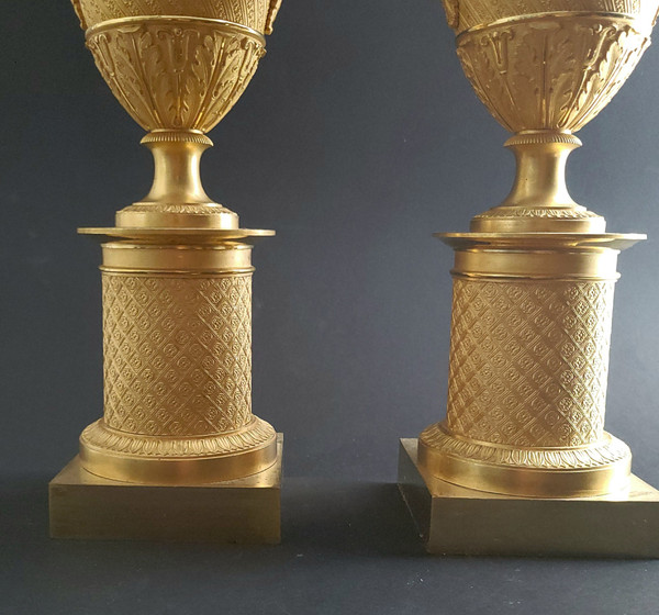 Paire de vases ou cassolettes en bronze doré d'époque empire