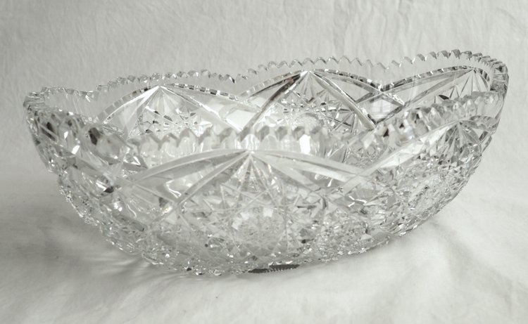 Large bowl or jardinière in richly cut Baccarat crystal