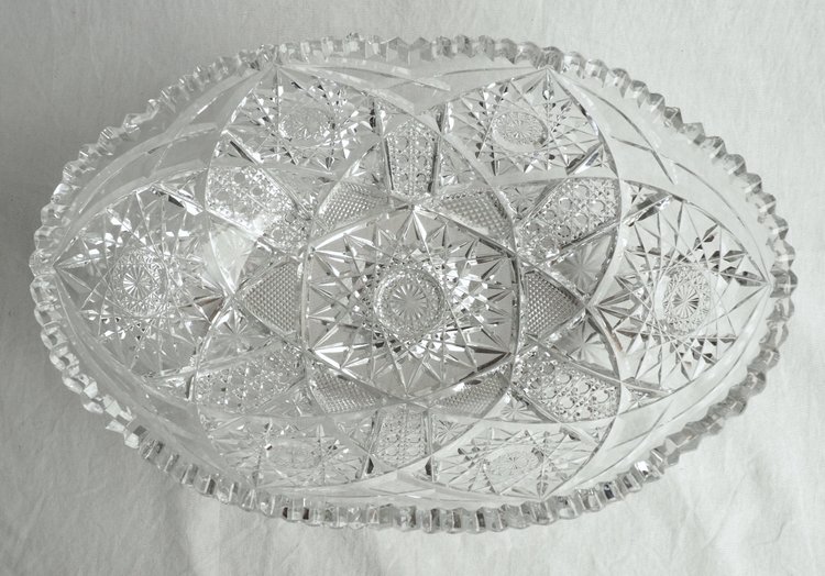 Large bowl or jardinière in richly cut Baccarat crystal