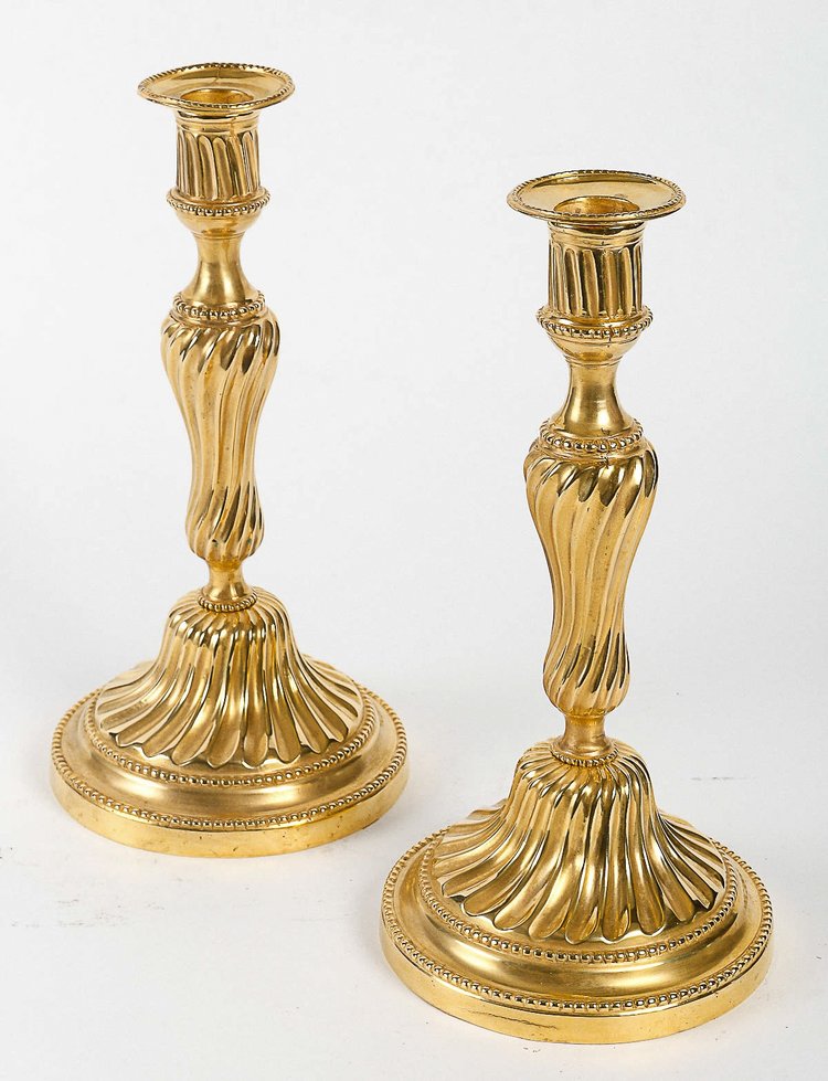 French Louis XV period Pair of candlesticks « To the King » in chiseled gilt bronze vers 1750 mounte