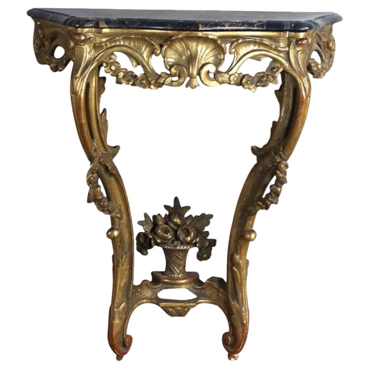 Gilded wood console from the 18th century