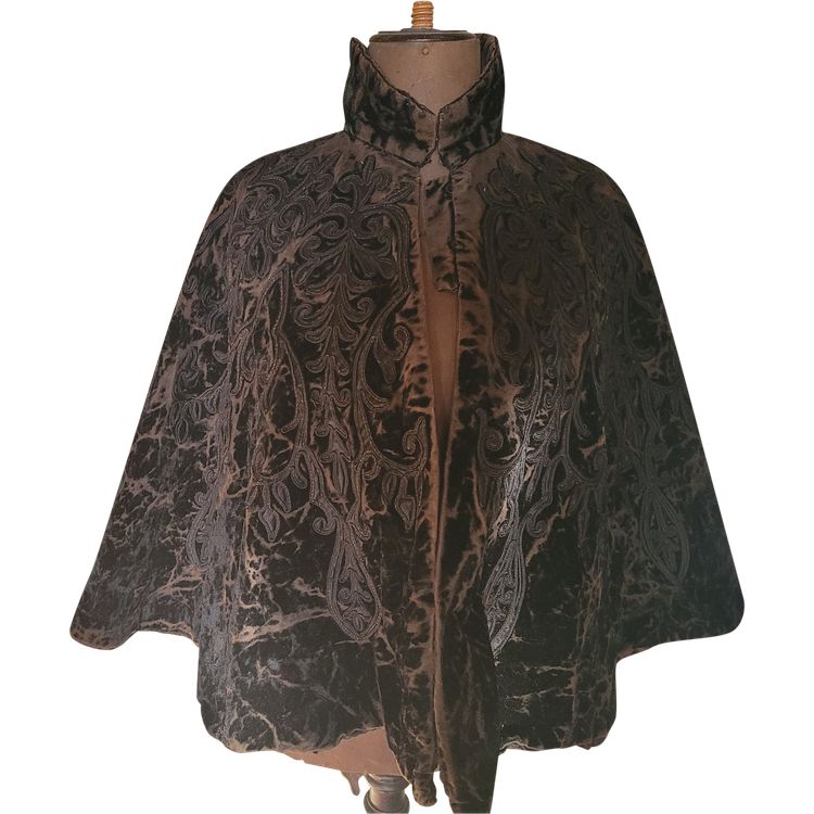 Quilted velvet cape, circa 1880 or 1890