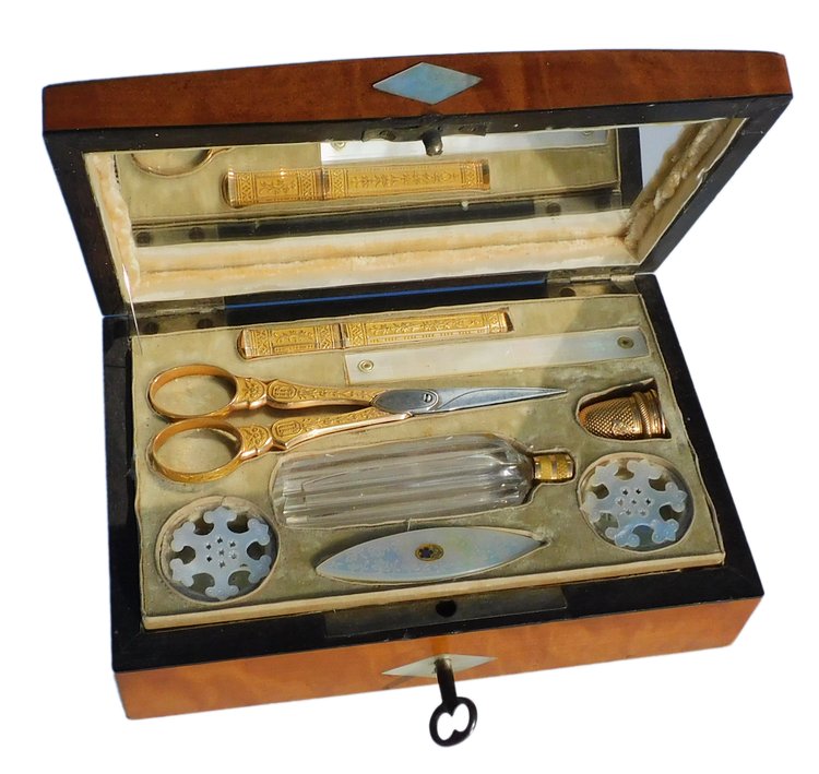 Sewing kit box Mother-of-pearl and gold embroidery scissors Palais Royal 19th century