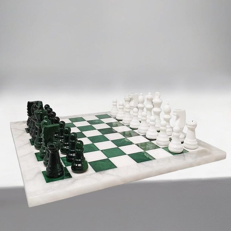 1970s Gorgeous Green and White Chess Set in Volterra Alabaster Handmade Made in Italy