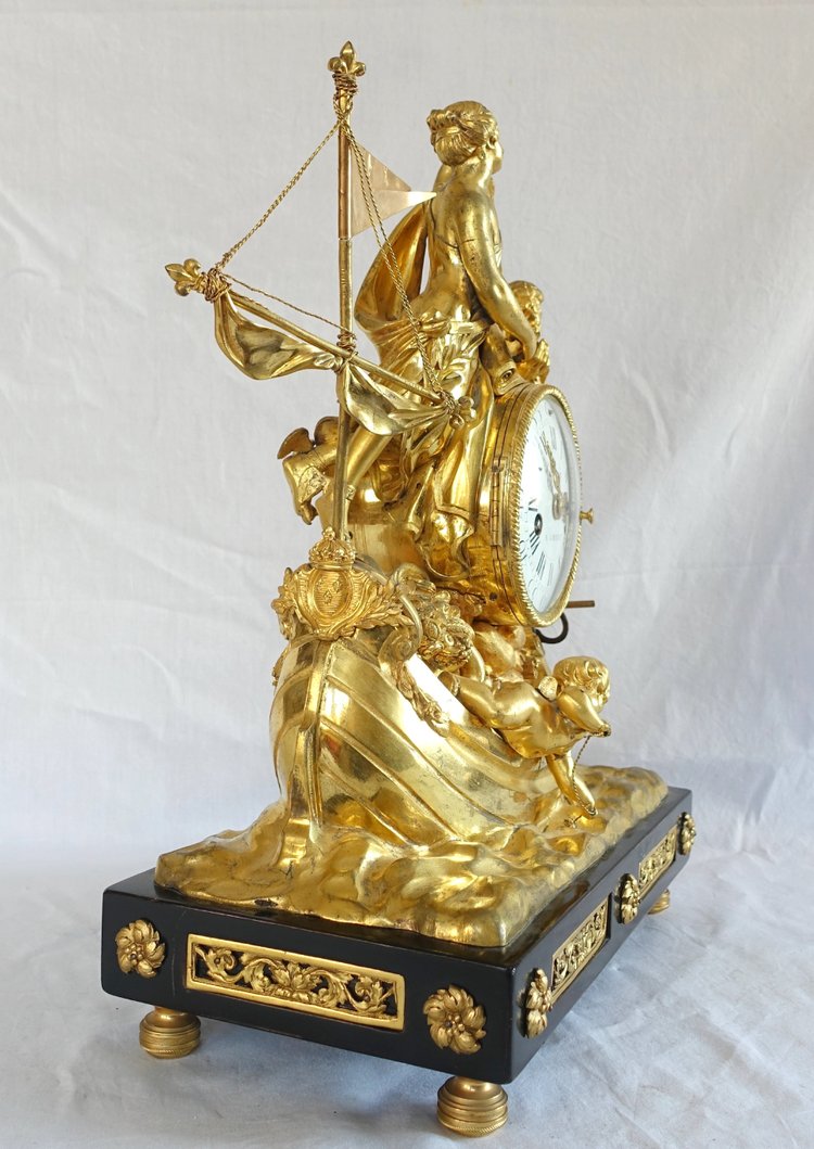 Pendeluhr mit der Allegorie des Seehandels aus vergoldeter Bronze - Louis-XVI-Epoche um 1775