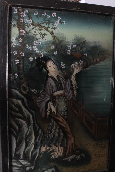 Antike japanische Geisha-Glasmalerei aus den frühen 1900er Jahren. Größe 52 x 35