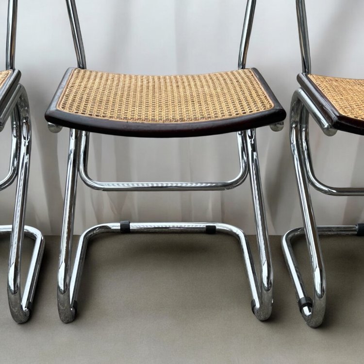 Suite De Quatre Chaises Tubulaires Vintage Italie Style Bauhaus Marcel Breuer Vers 1970