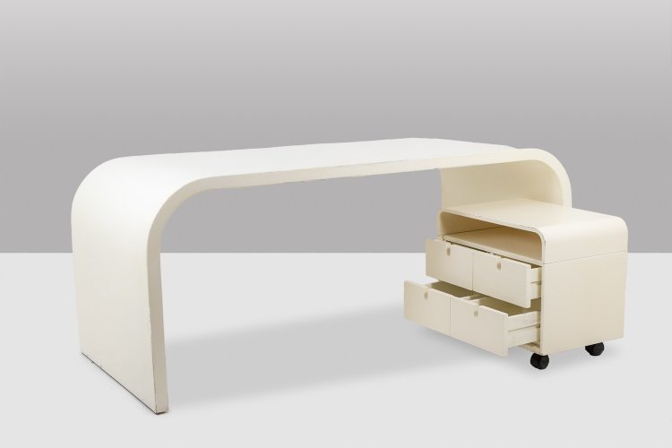 Desk and its cardboard box in white lacquered plywood. 1970s. LS56601111A