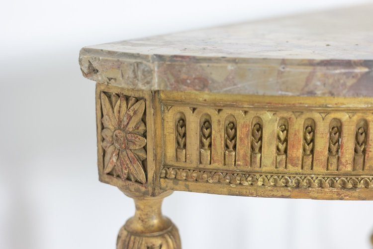 Console in gilded wood and Aleppo breccia marble. Circa 1780. LS55691657J