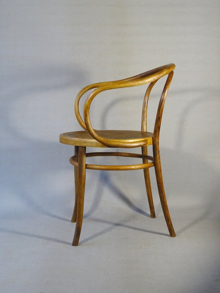 Fauteuil bistrot B9 Le Corbusier KOHN , vers 1915 assise bois, no Thonet