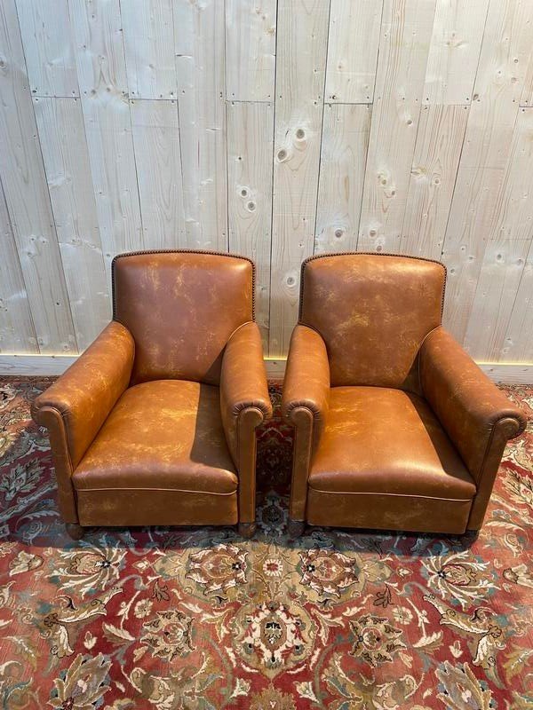 Pair of Club armchairs in imitation leather