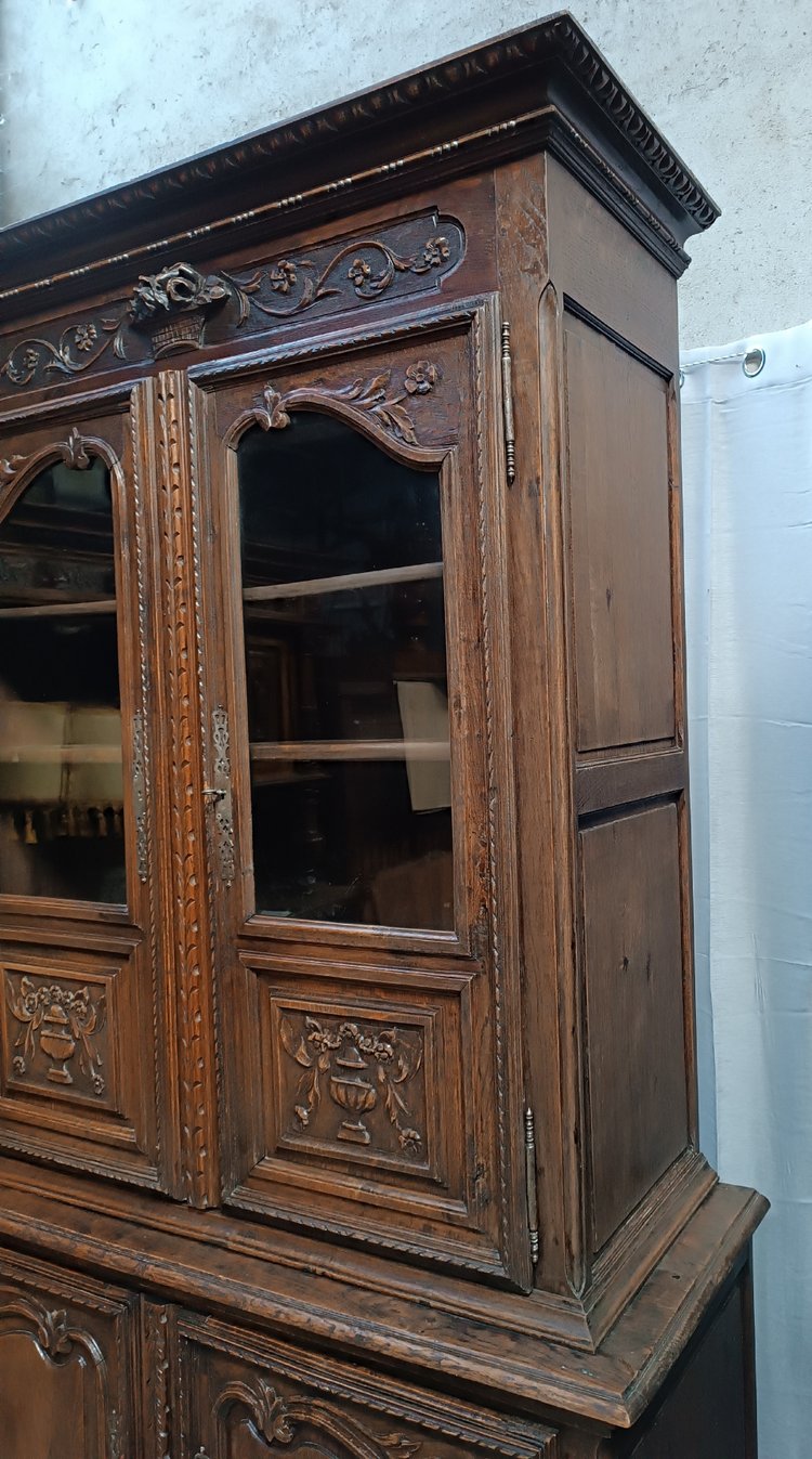 Louis XV 2-part buffet in carved oak