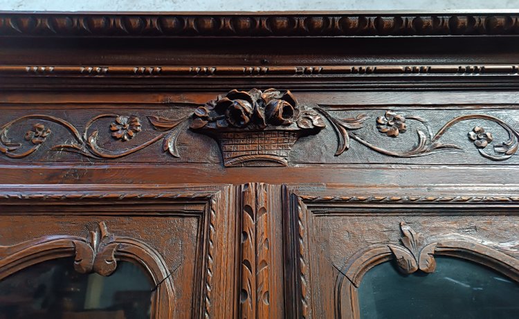 Louis XV 2-part buffet in carved oak