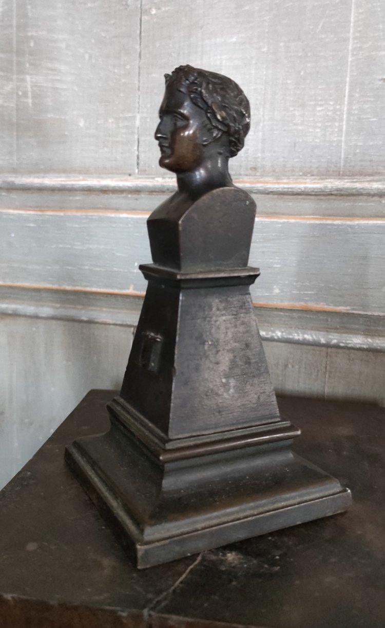 Piccolo busto di Napoleone in bronzo