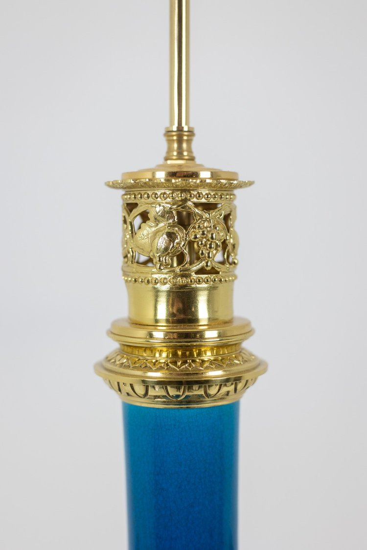 Lampe mit blauem Porzellan und vergoldeten Bronzegriffen. Um 1880. LS6040309I