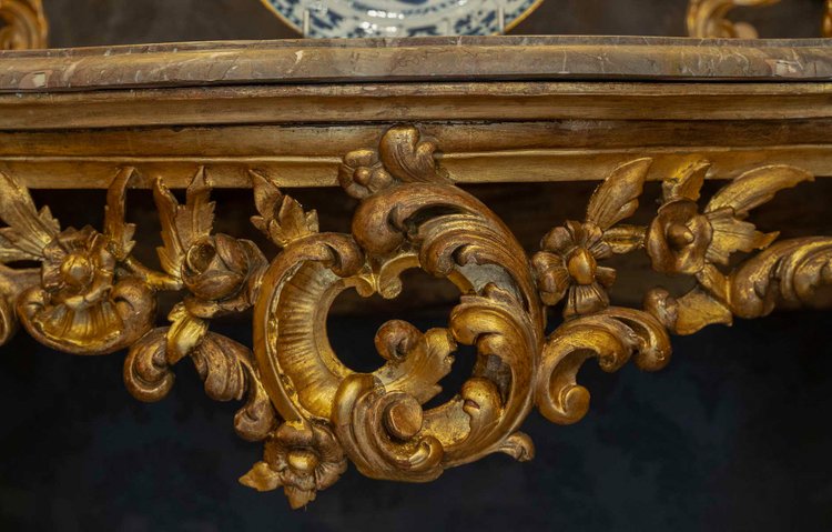 Carved openwork and gilded wood console with Rocaille decoration, Italy, late 18th century