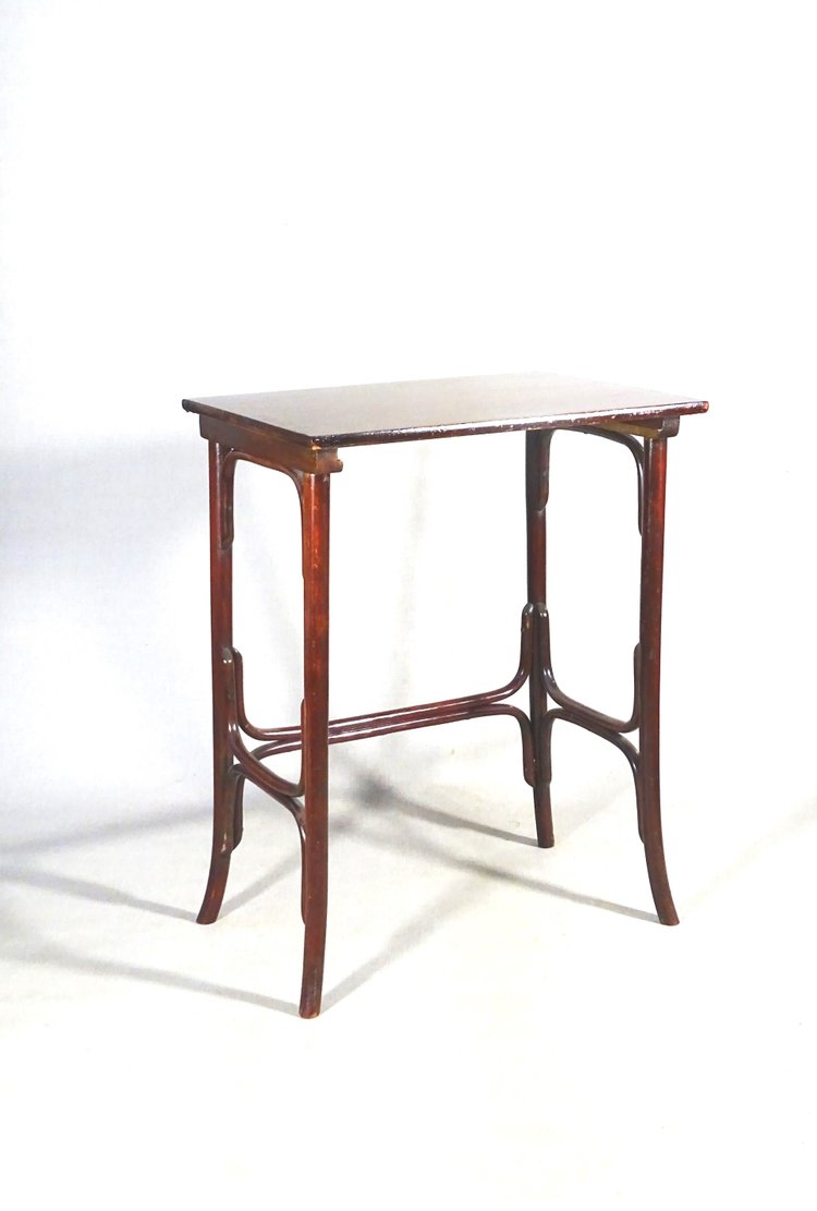 Jeu de 3 tables gigognes par Thonet, 1905 -Bentwood -